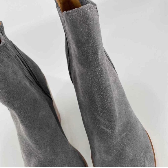 Gray fall ankle boots 9 | Marc Fisher Boots size 9 | Gray suede - Picture 4 of 10